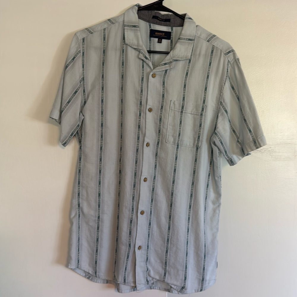 Roark men’s button down. Short sleeve. Size medium.